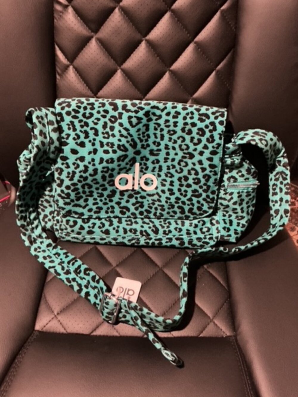 NWT Alo Yoga Leopard Crossbody Bag Teal/Black NWT Adjustable Strap